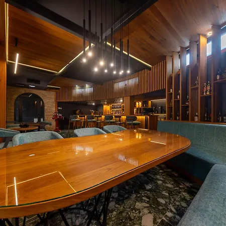 Dve Kule & Winery ホテル